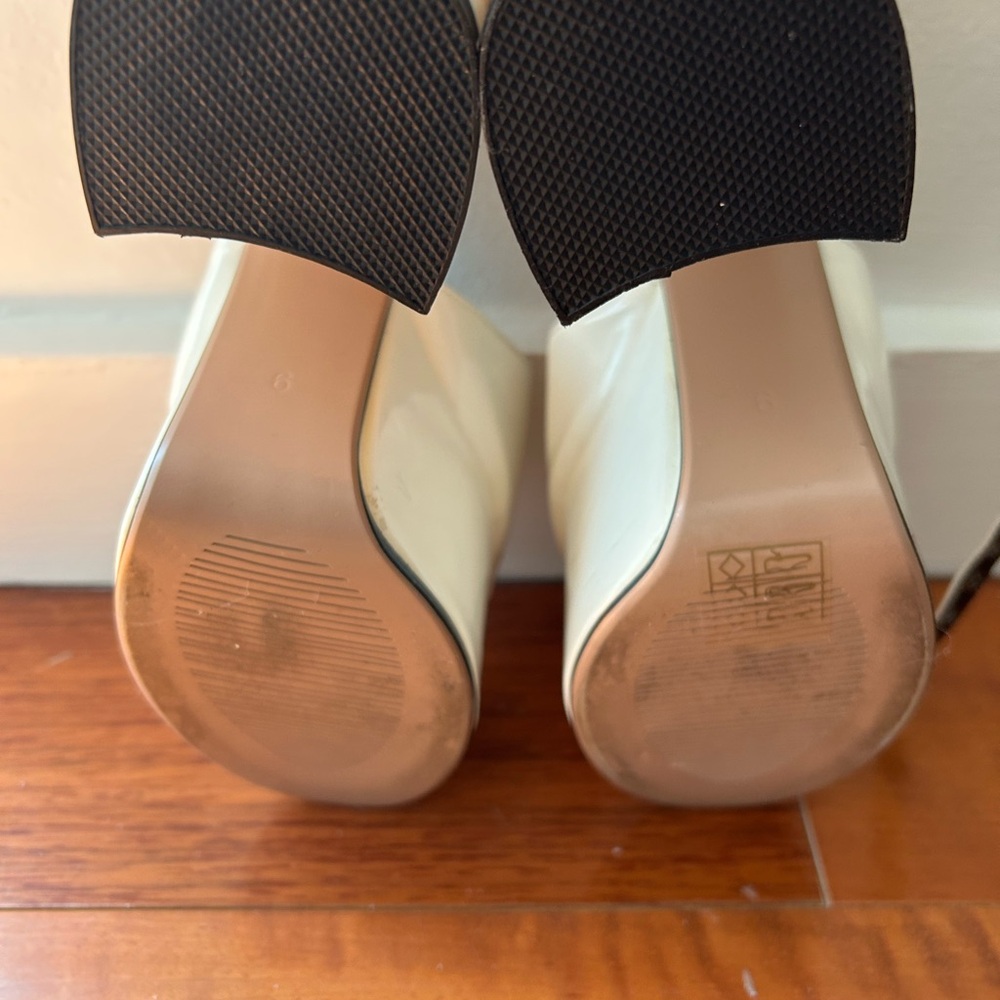 La Moda Cream Platform Heels - Picture 5 of 6